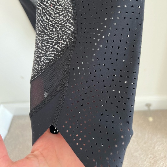 Lululemon Wunder Under Pant (Hi-Rise) (Laser Cut) - Picture 4 of 12